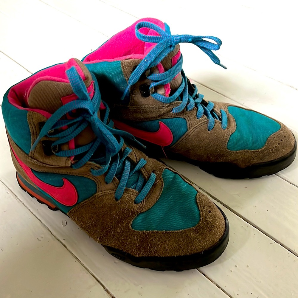 Vintage Nike hiking boots